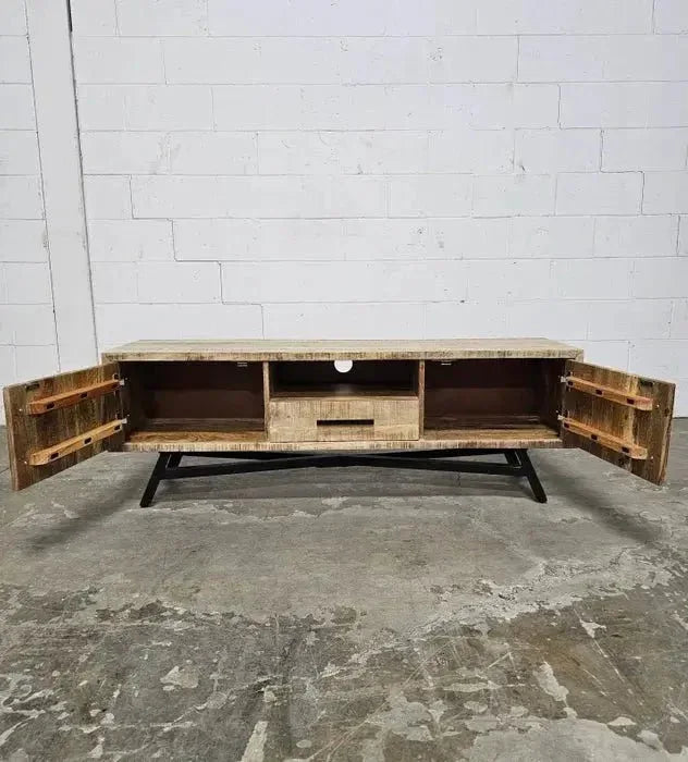 Meuble télé en bois de manguier brut sur patte en acier noir