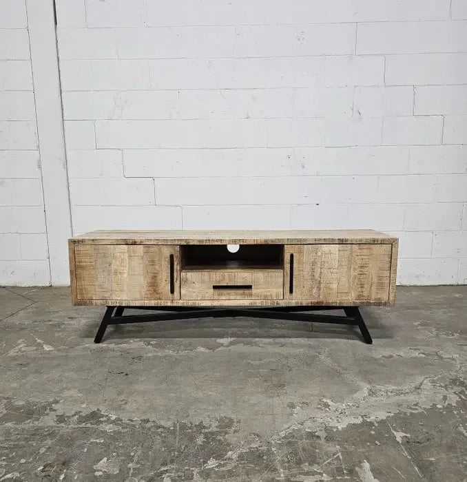 Meuble télé en bois de manguier brut sur patte en acier noir