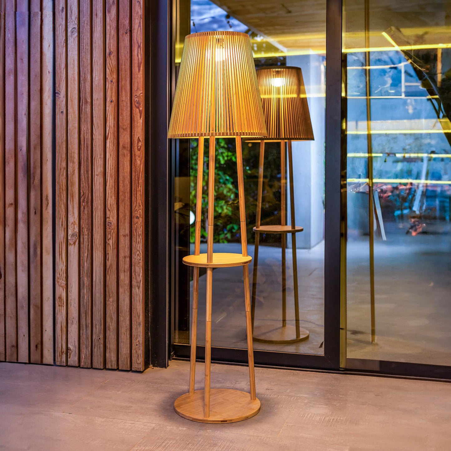 Okinawa<br> Solar-charged Floor Lamp