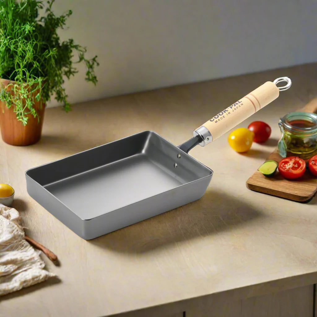 Yoshikawa Cook-Pal Ren Tamagoyaki Omelet / Egg Pan (Medium)– Carbon Steel | Made in Japan