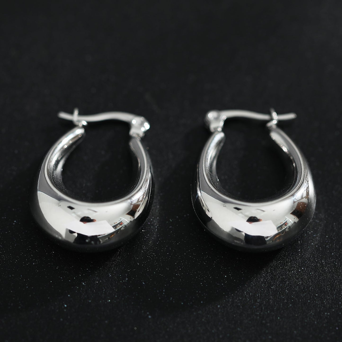 ARINA Chunky Shaped Hoops Silver