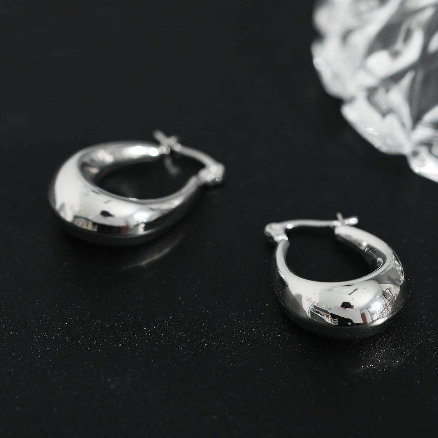 ARINA Chunky Shaped Hoops Silver