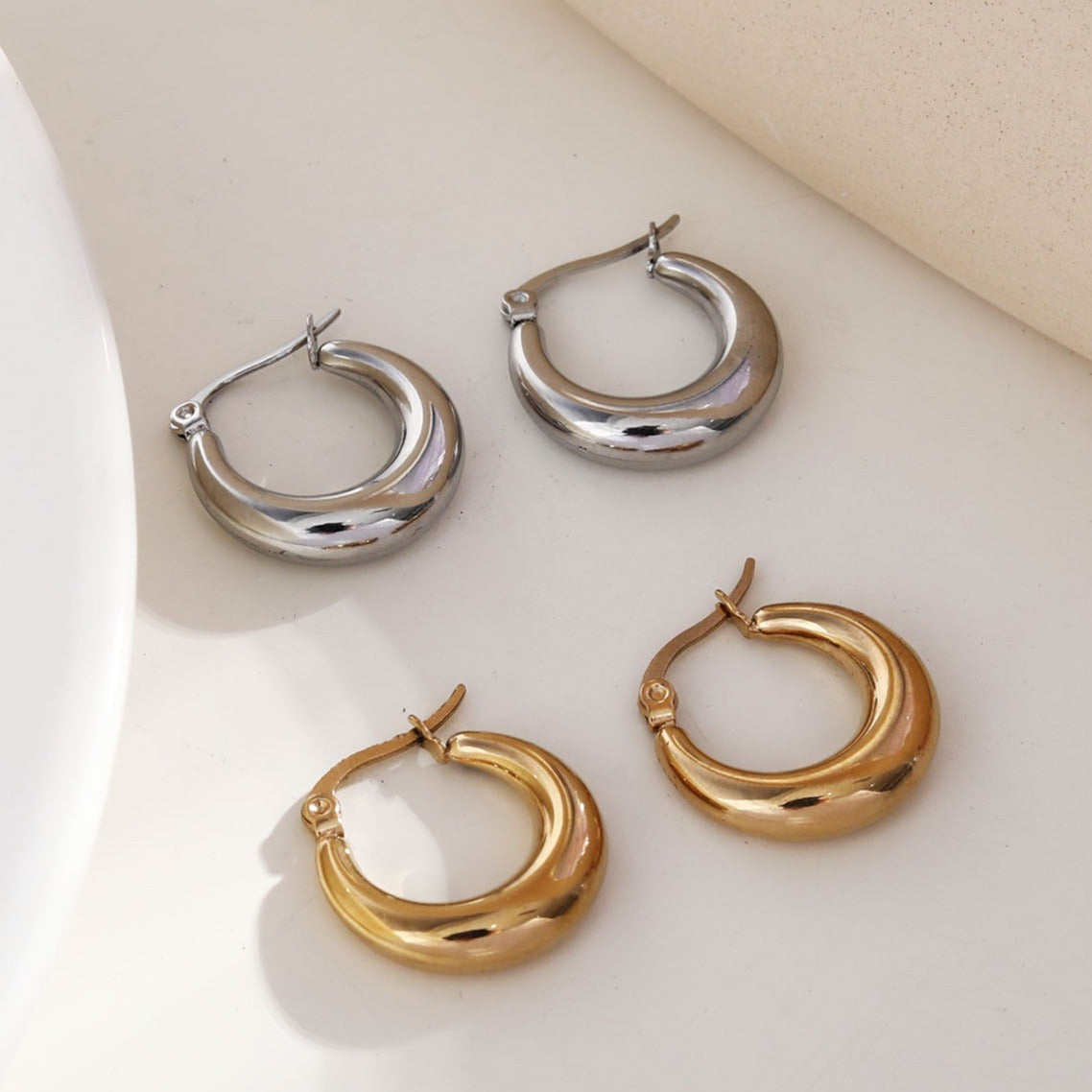 AMBER-MESSINA Chunky Hoop Silver Earrings