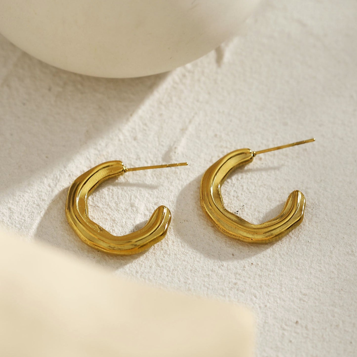 BACOLA: Sculptured Lines Hoop Earrings