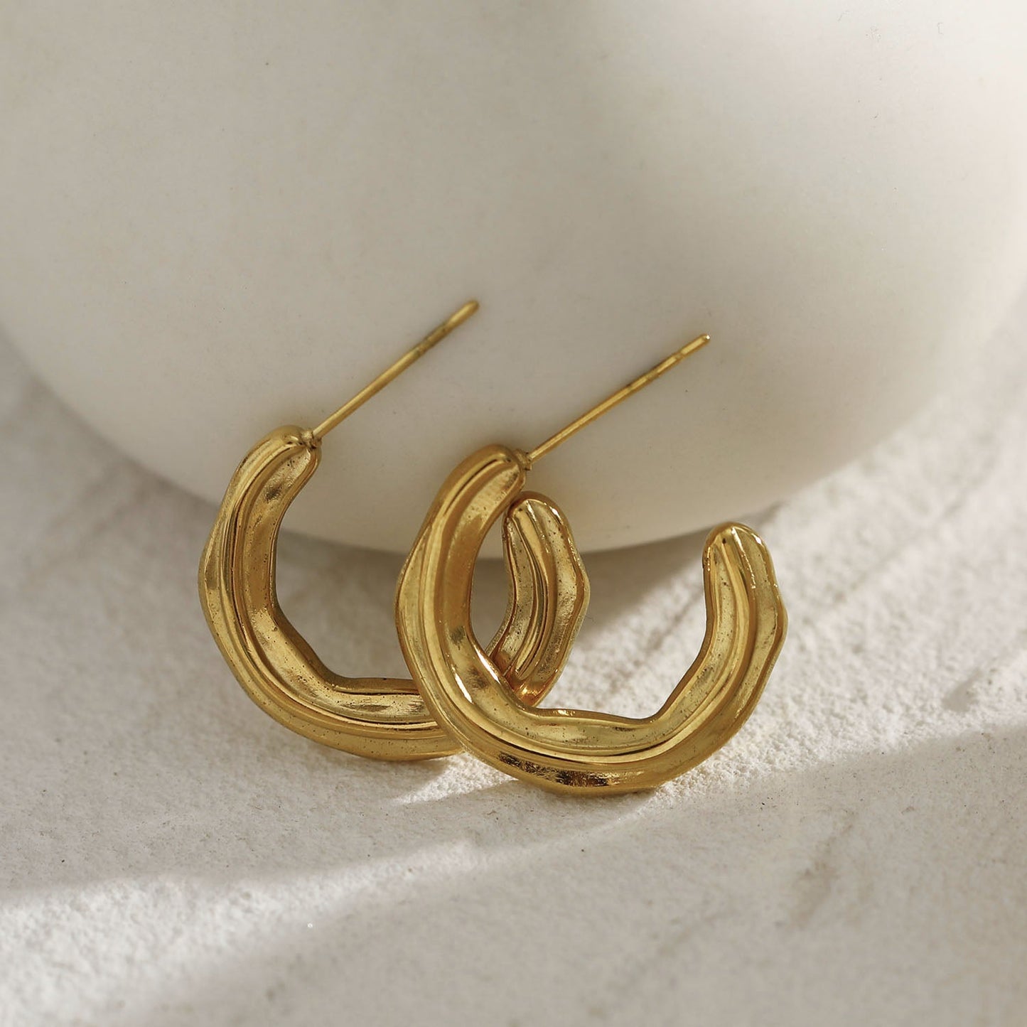 BACOLA: Sculptured Lines Hoop Earrings