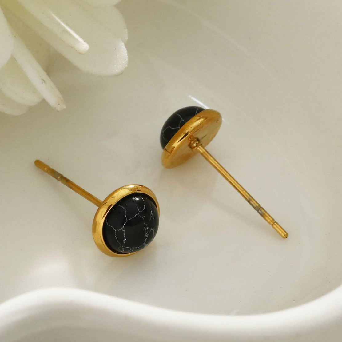 CECILIA Natural Stone Black Classic Stud Earrings