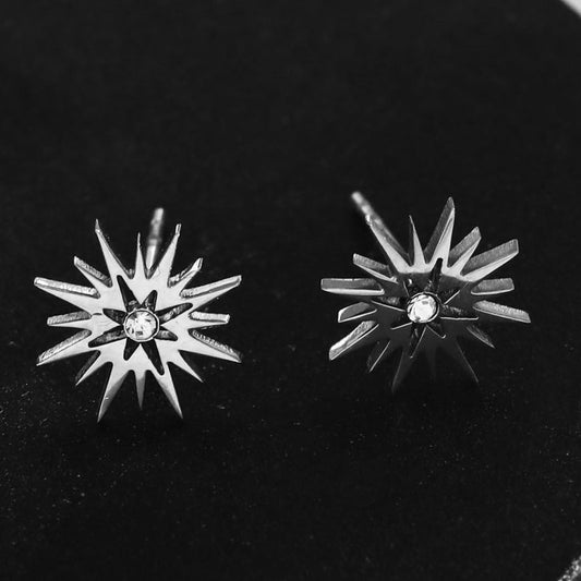 AMNISTY: 'Brilliant Star' Zirconia Stud Earrings Silver