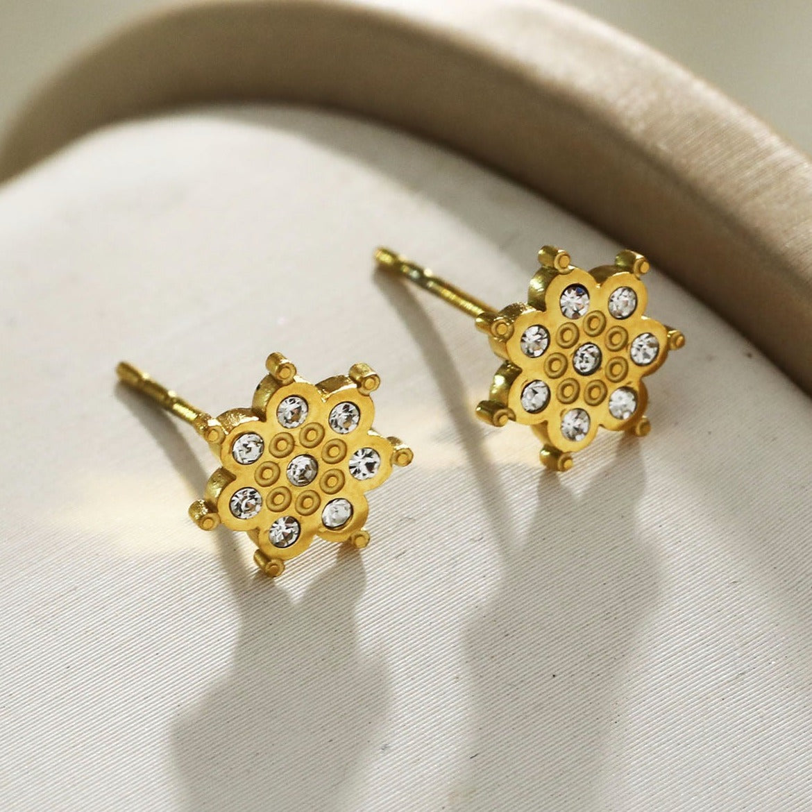 Style AGNES: 'Be a Star' Zirconia Studs