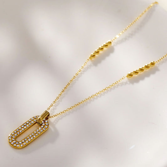 ASKIRA: Twisted Rope Combo Chain with a Zirconia-Adorned Oval Shaped Pendant