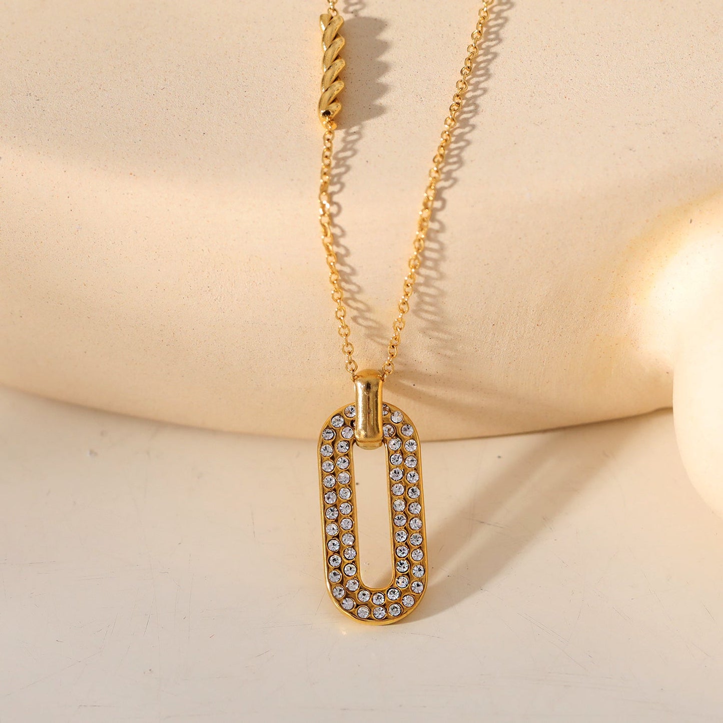 ASKIRA: Twisted Rope Combo Chain with a Zirconia-Adorned Oval Shaped Pendant