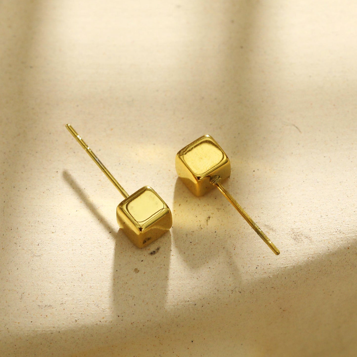 Style SYNNE: Square Bead Minimalist Stud Earrings in Gold & Silver