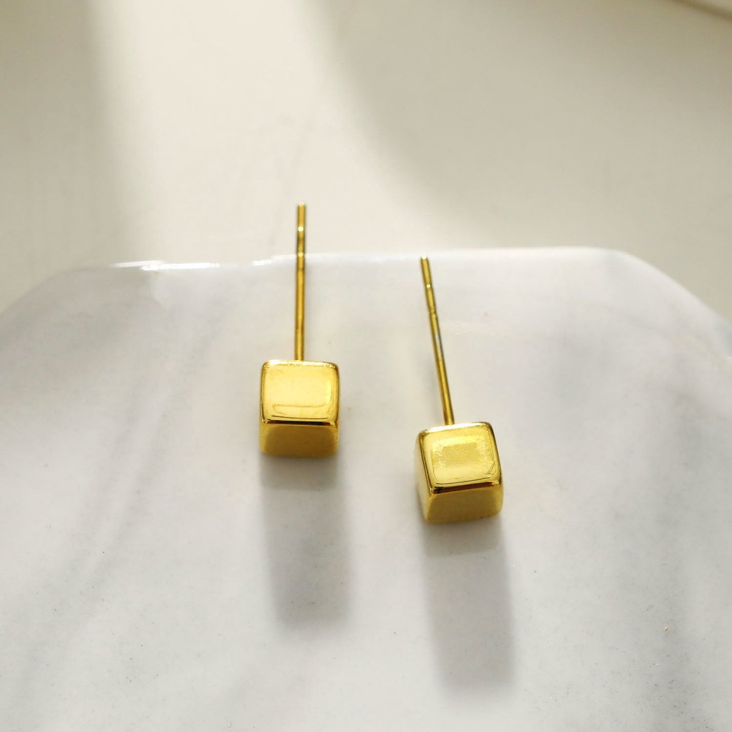 Style SYNNE: Square Bead Minimalist Stud Earrings in Gold & Silver