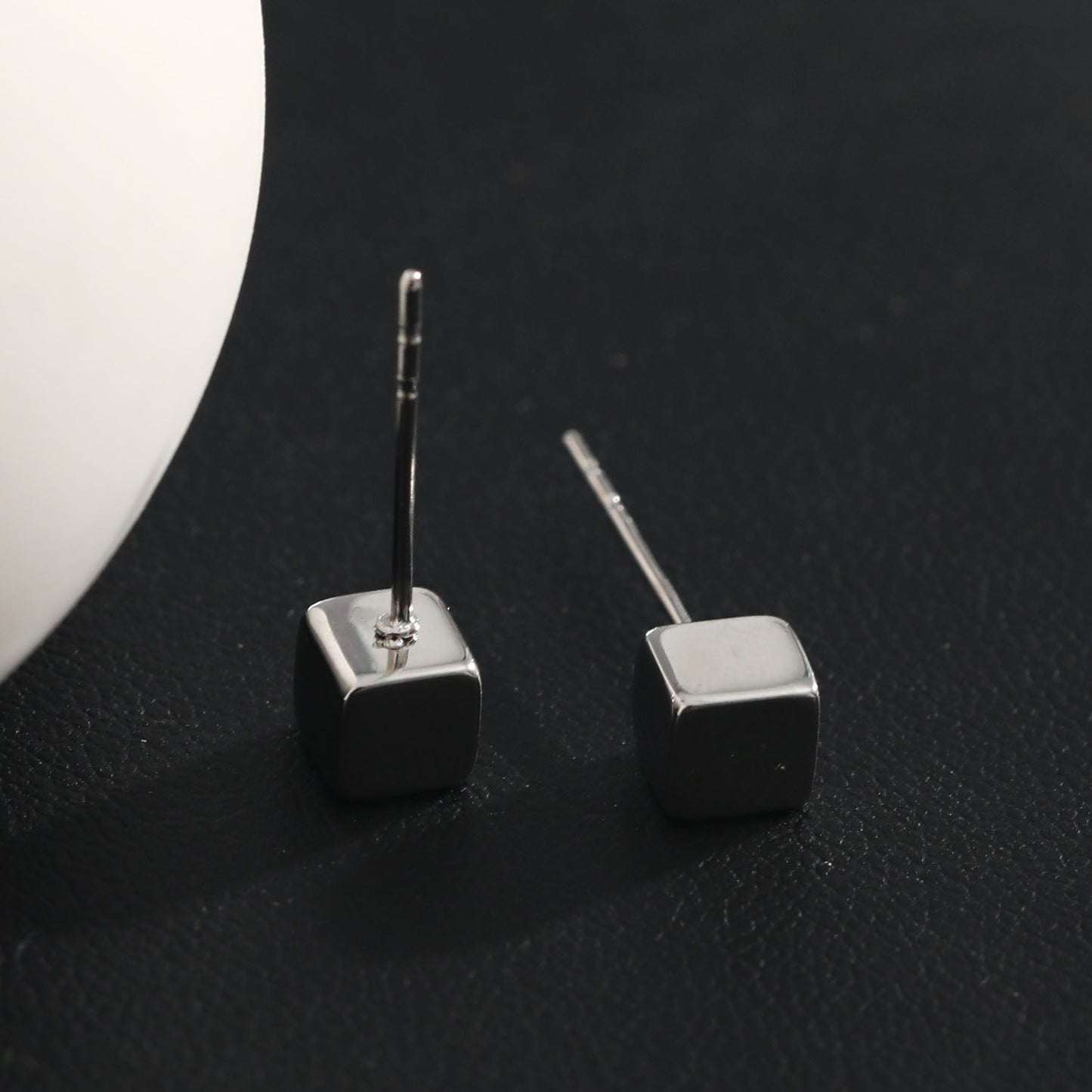 Style SYNNE: Square Bead Minimalist Stud Earrings in Gold & Silver