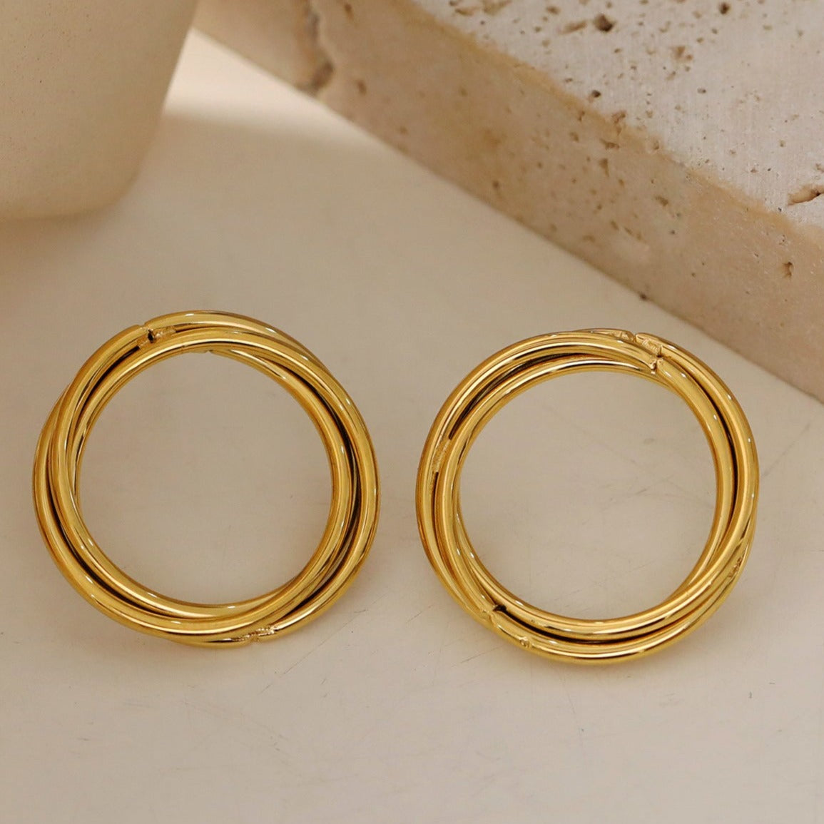 DELISIAS: Triple Harmony - Three Overlapping Rings Hoop Earrings