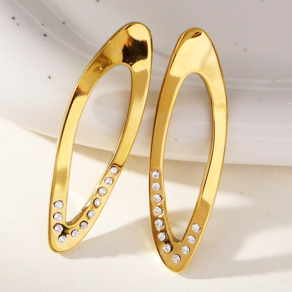ESSABEL: Zirconia Embedded Sculpted Hoop Earrings