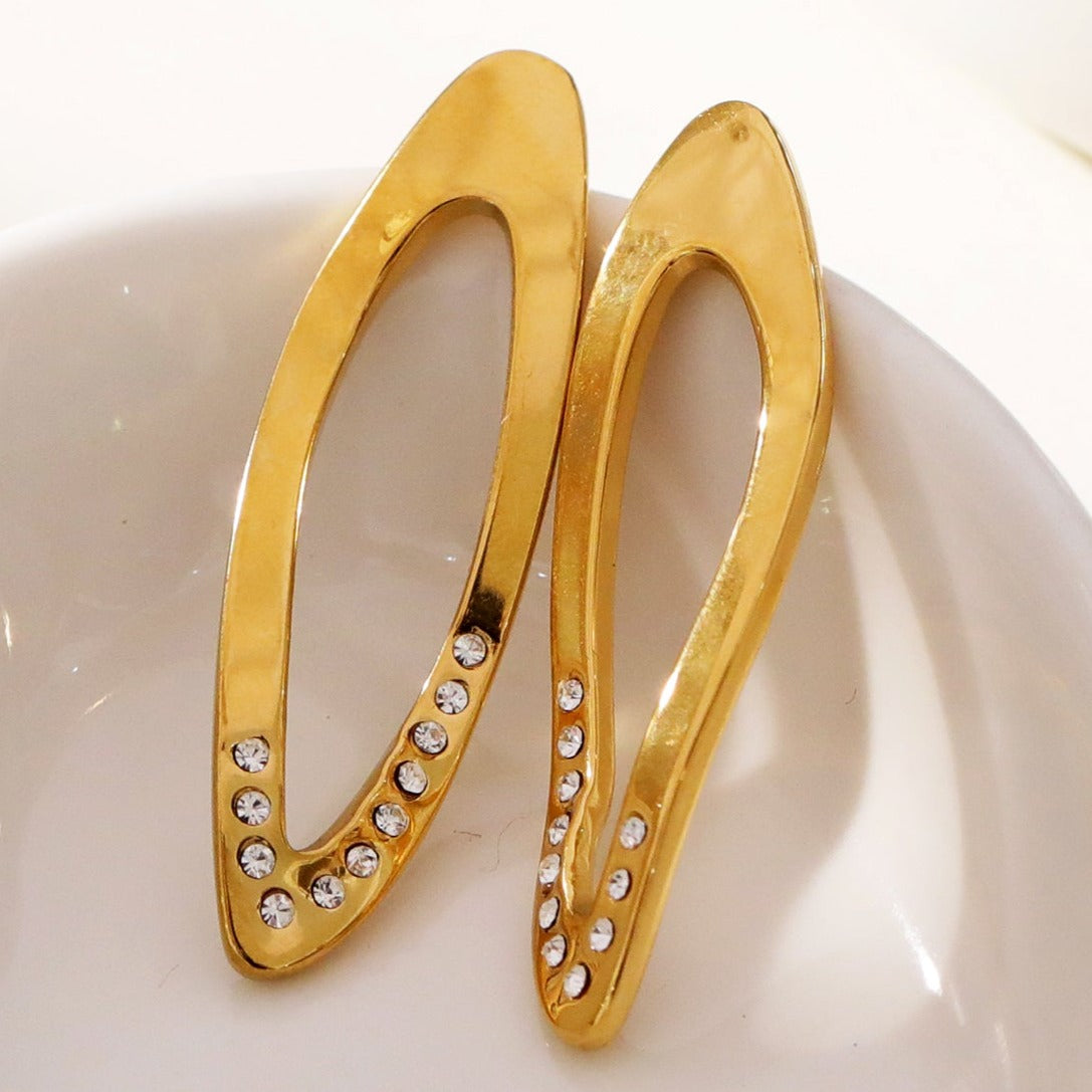 ESSABEL: Zirconia Embedded Sculpted Hoop Earrings