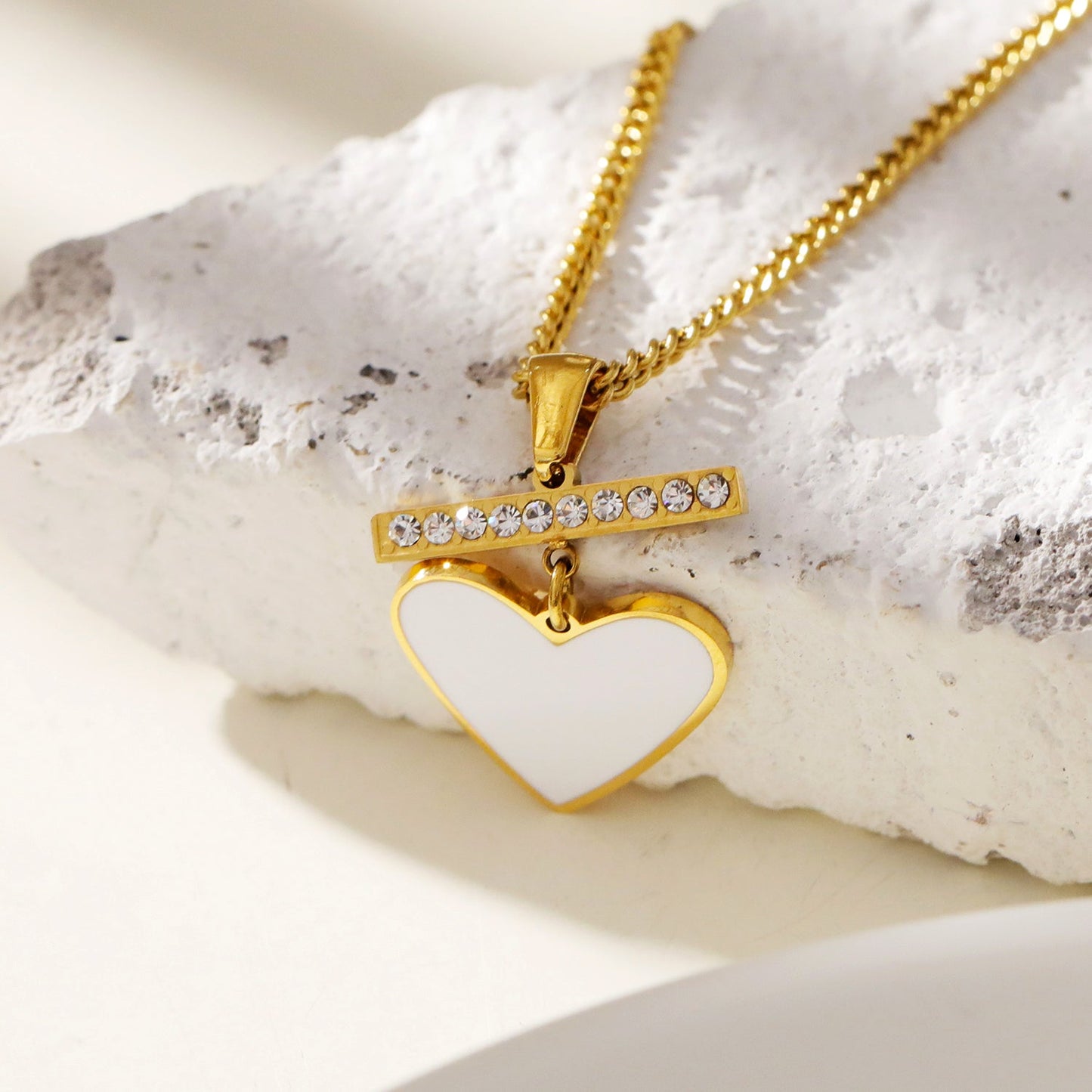 BONNYRIGG: Enamel Heart & Zirconia Embedded Bar Pendant Chain Necklace