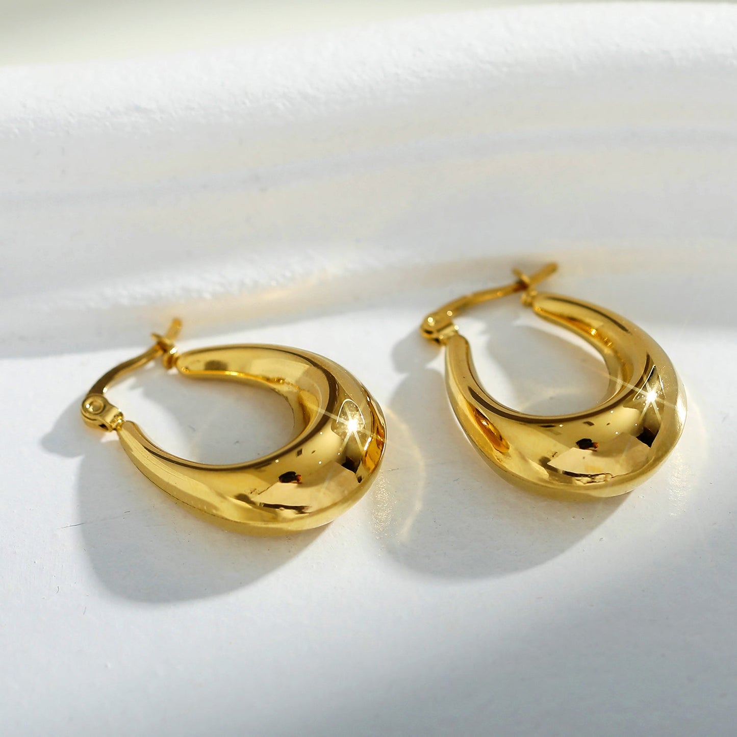 ARINA Chunky Shaped Hoops Gold
