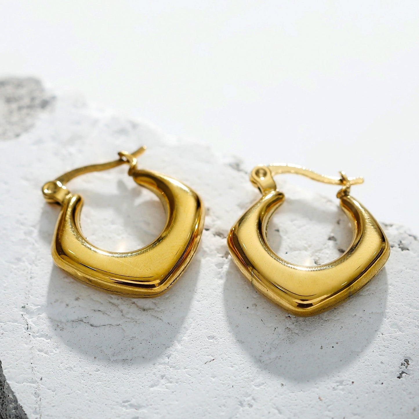 MARIYA: Squared Rounded Hoop Earrings Gold
