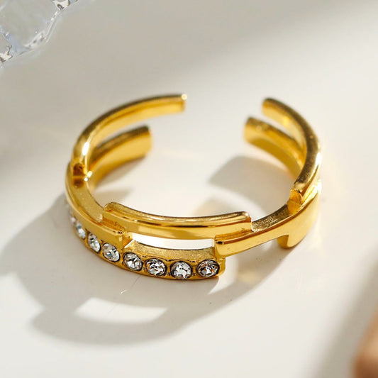 PEDRA: Parallel Multi Stacked Zirconia Embellished Ring