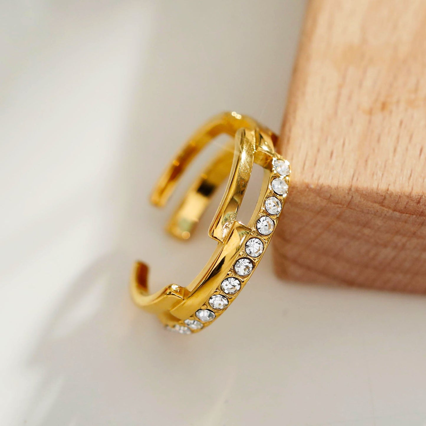 PEDRA: Parallel Multi Stacked Zirconia Embellished Ring