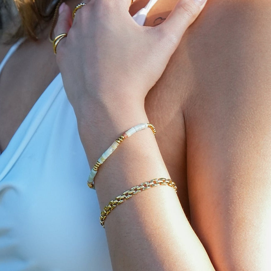 Style PROVINIA: Retro Watch Style Strap Bracelet in Gold