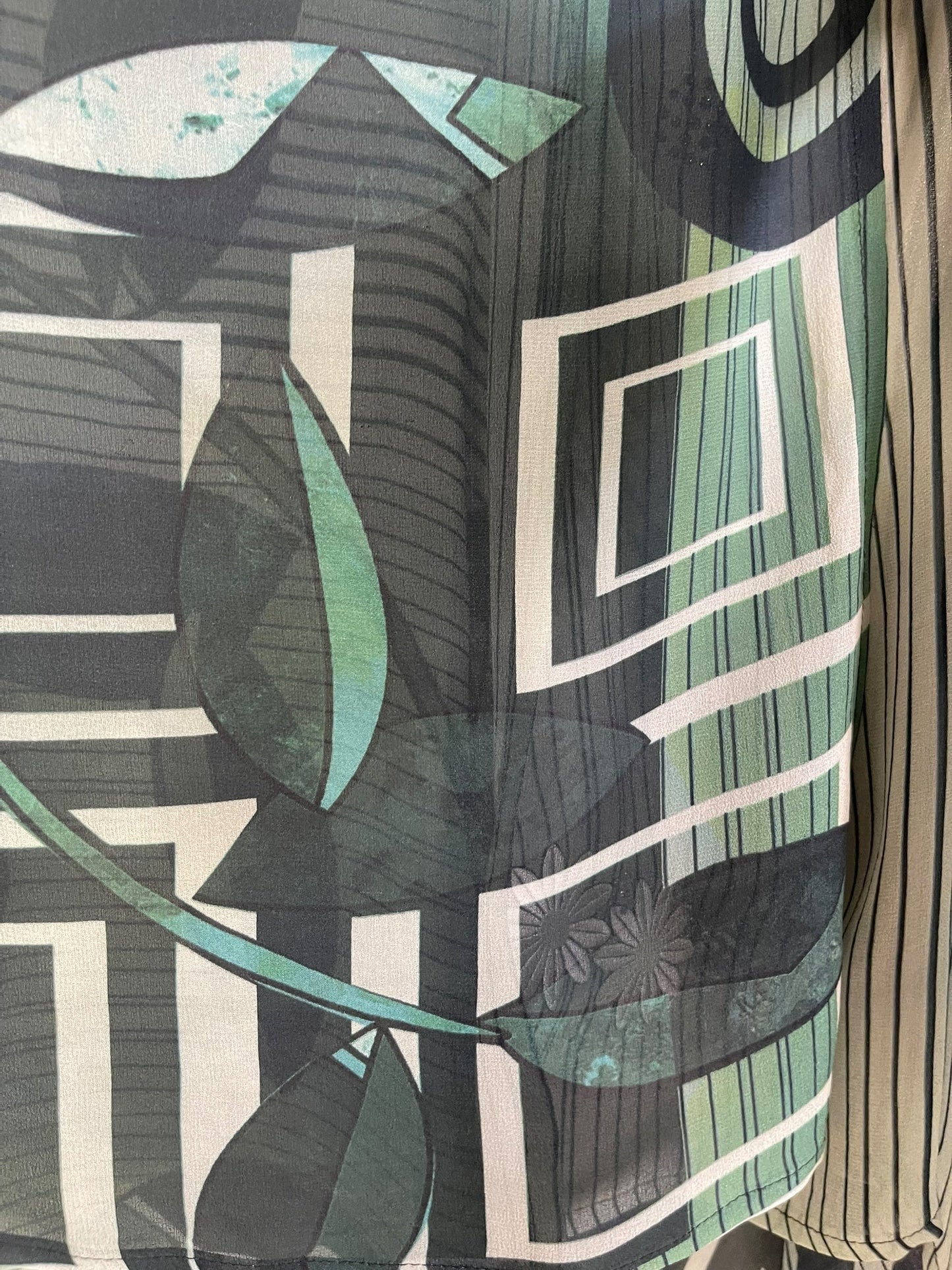 PRG7132 Sheer Avatar Pure Silk Versatile Vest