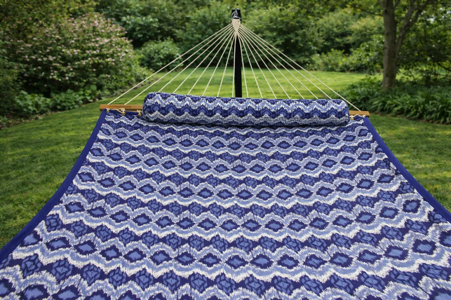 Deluxe Quilted Hammock with 3-Beam Stand