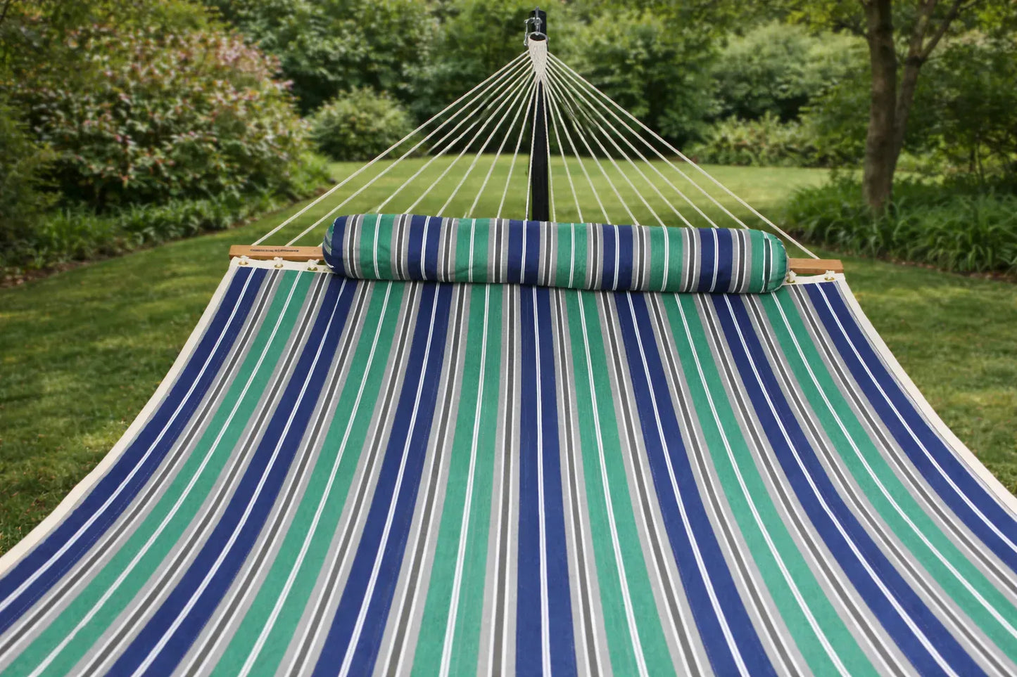 Deluxe Quilted Hammock with 3-Beam Stand