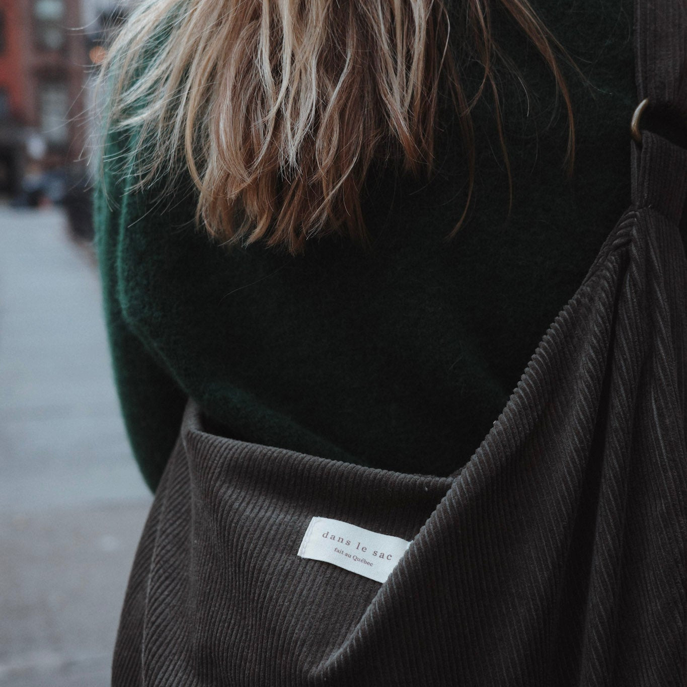 Sac Croissant en Corduroy - Bandoulière Ajustable & Fermeture Éclair