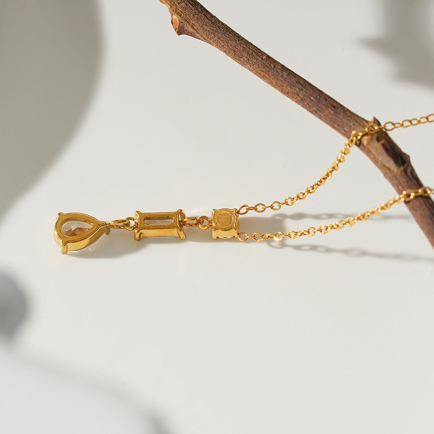 Style ROCHINA Gold:  A Trio of Zirconia Charms Pendant Chain Necklace