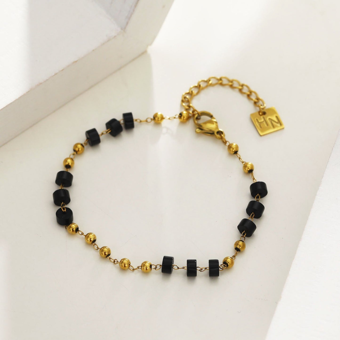 ROSARIO: Black Onyx and Gold Beaded Chain Bracelet