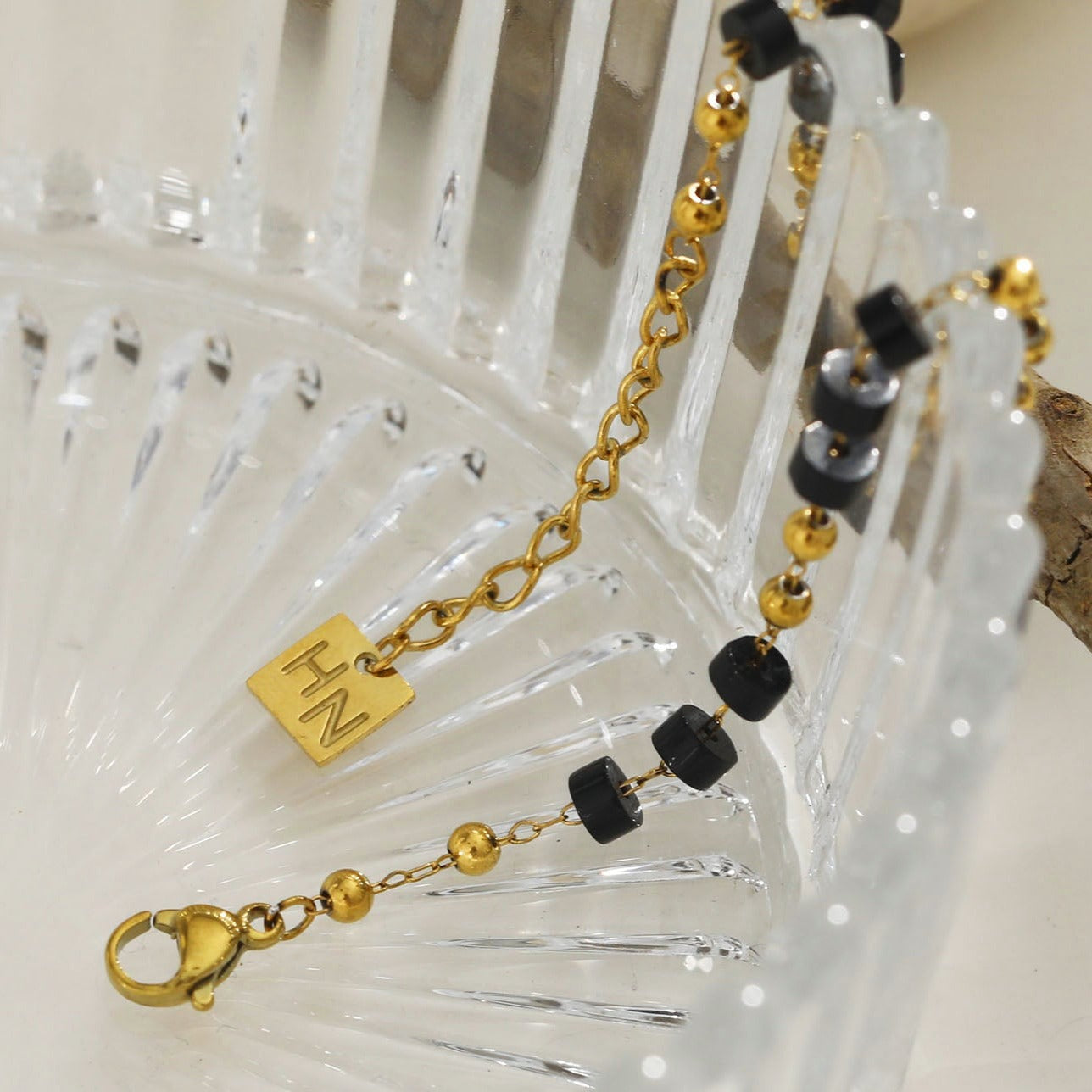 ROSARIO: Black Onyx and Gold Beaded Chain Bracelet