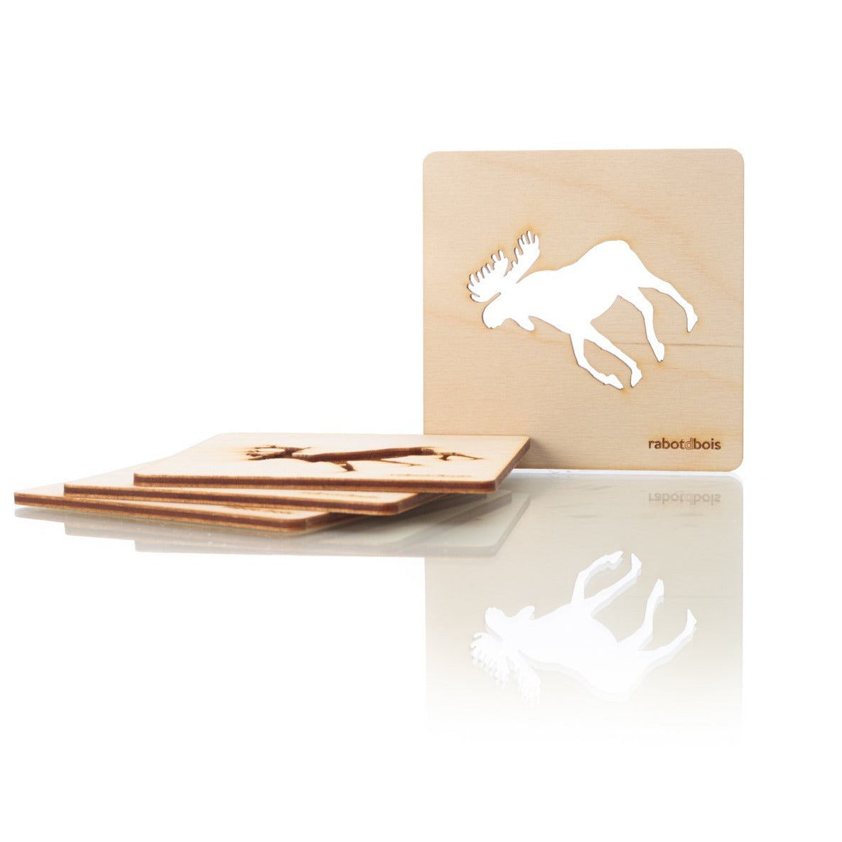 Sous-verres en bois avec motifs ajourés