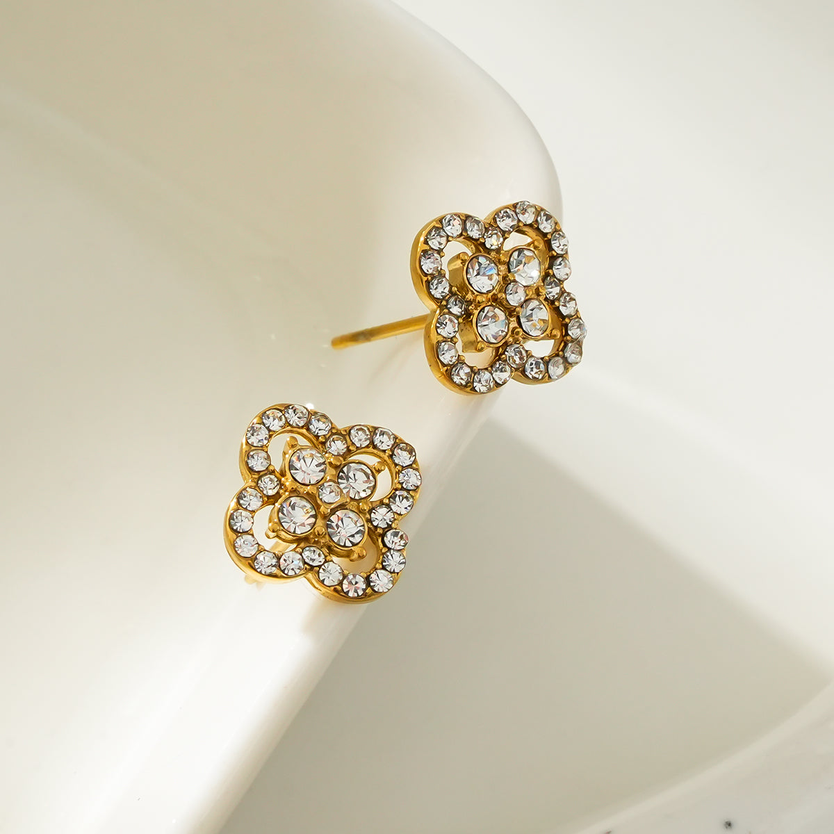 SANIBELL Gold: Clover Shaped Pavé Zirconia Stud Earrings