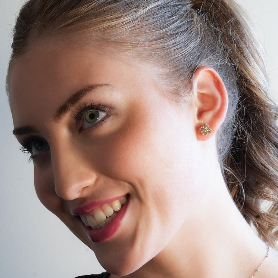 SANIBELL Gold: Clover Shaped Pavé Zirconia Stud Earrings