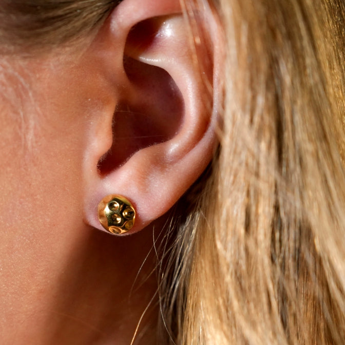 SIGRID Textured Disc Stud Earrings