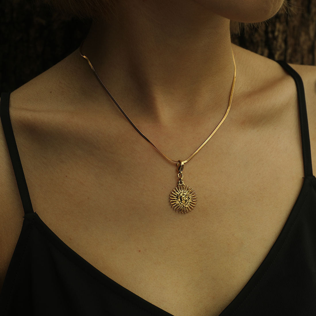 AVERY Charm Necklace Gold