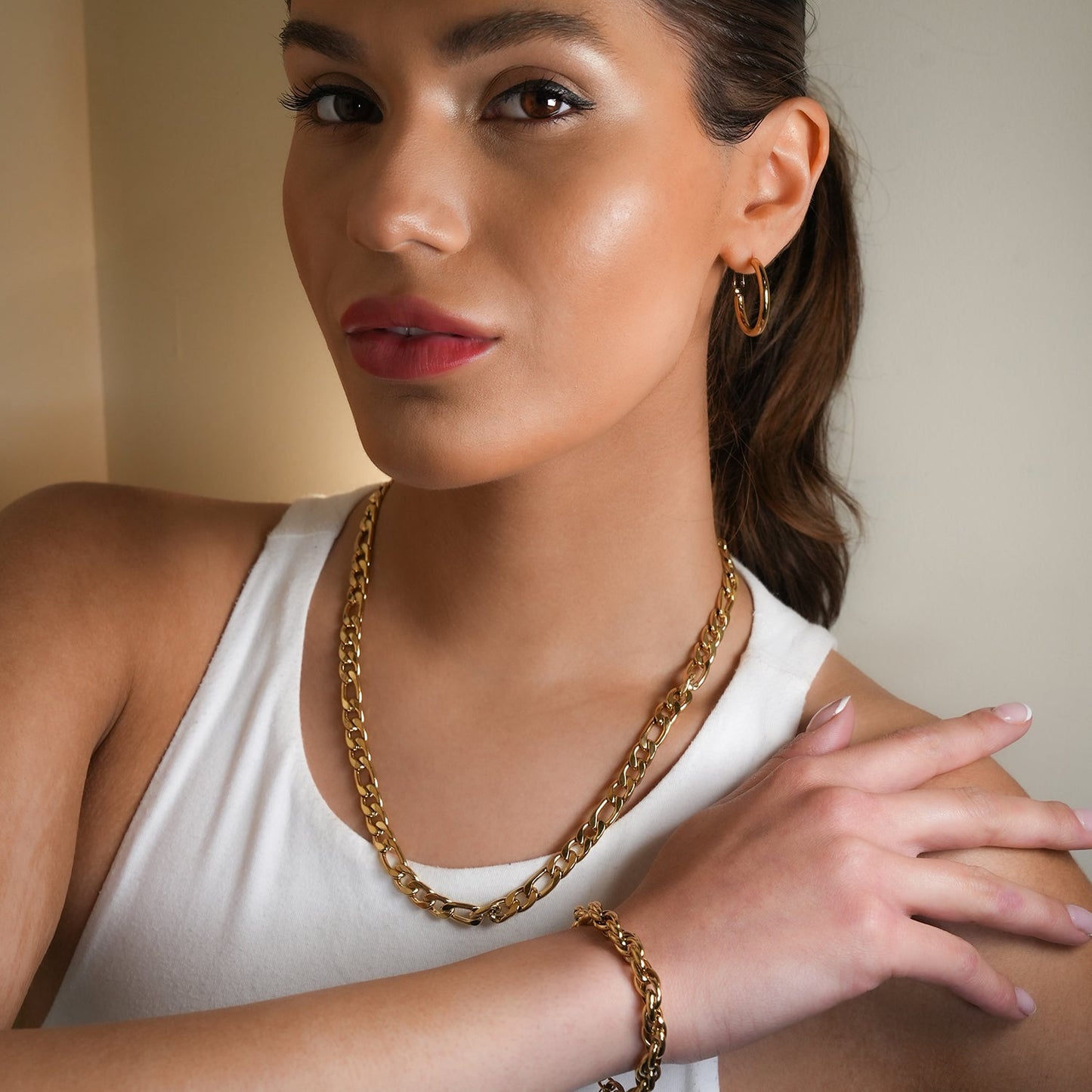 Style SUTTON: Cuban-Link Statement Chain Necklace in Gold