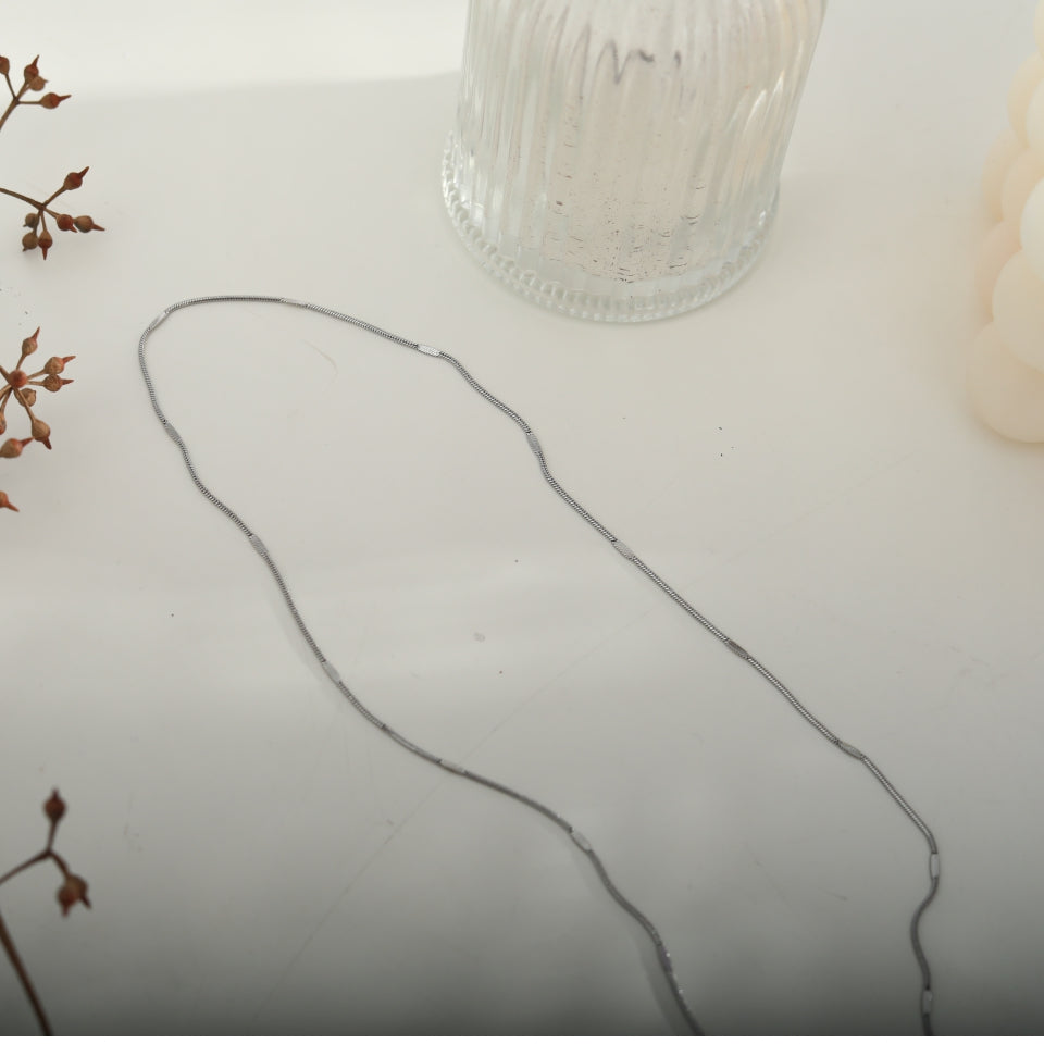 SVETA: Dainty Minimalist Silver Necklace