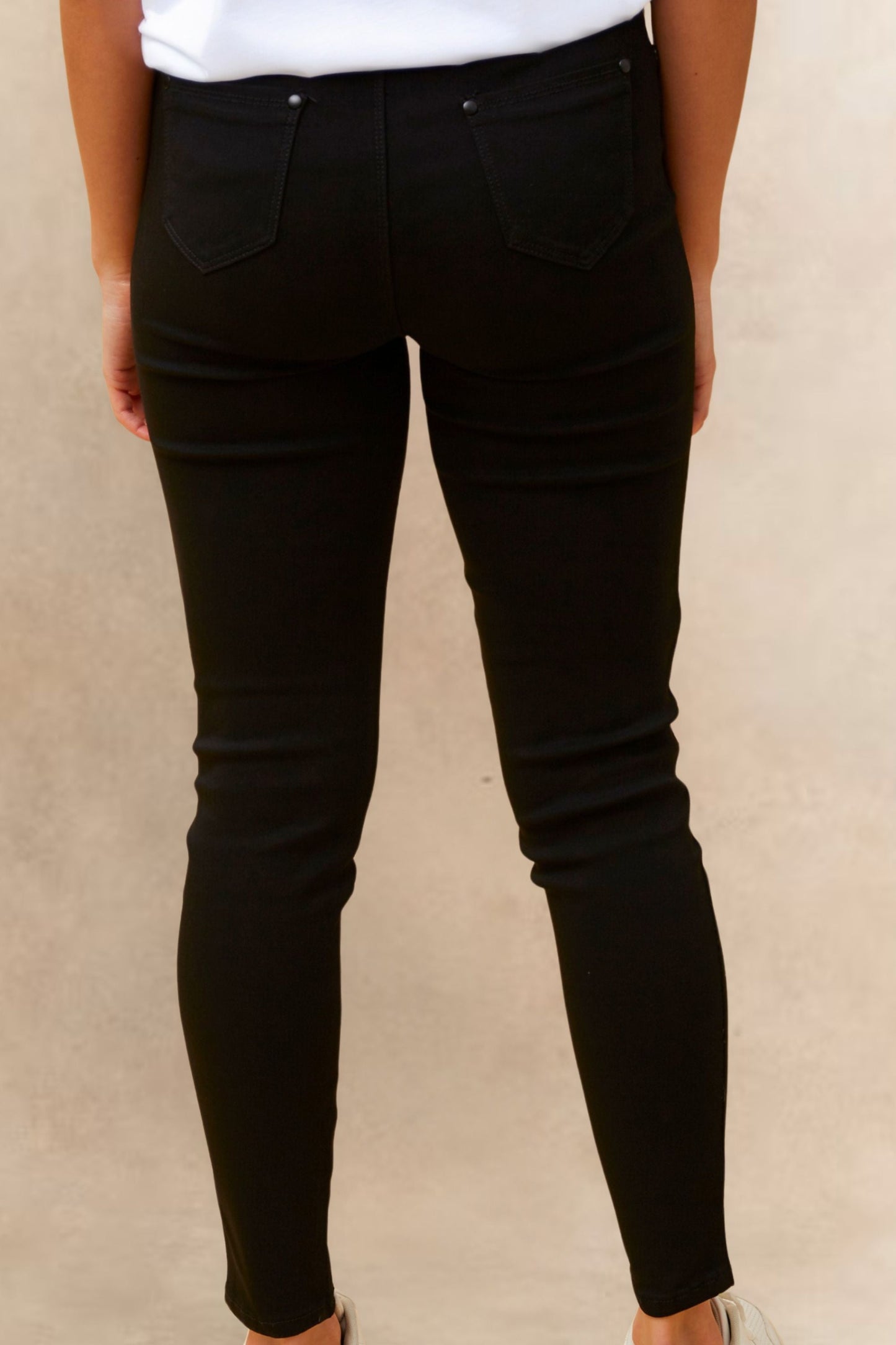 Sandra Black Stretch Skinny Pants Pull-On Jegging Style
