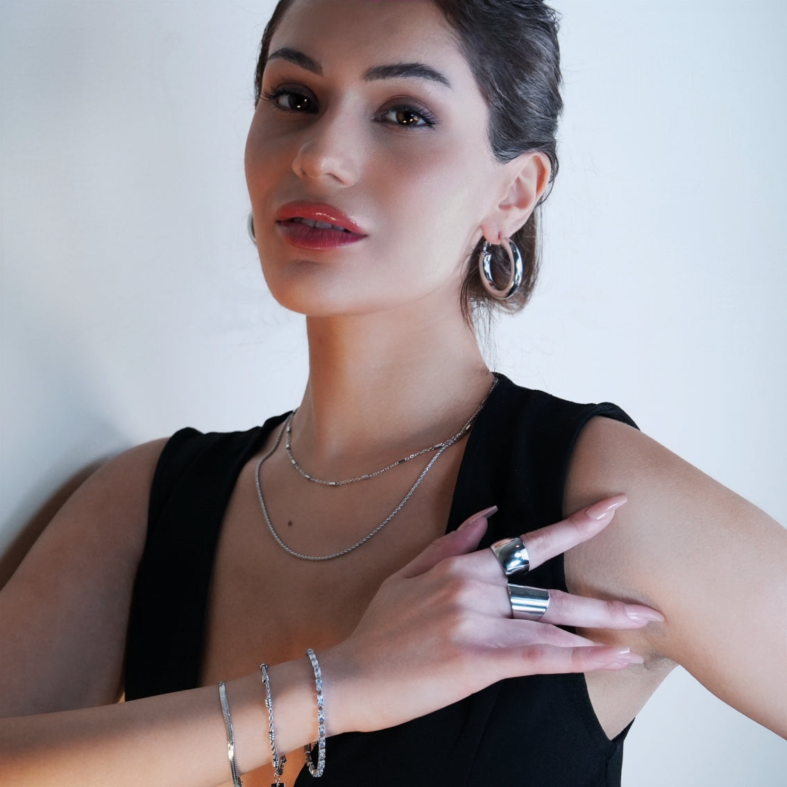 DERIVIER Silver (White Gold): Semi-Wide Essential Hoop Earrings (3.5cm)