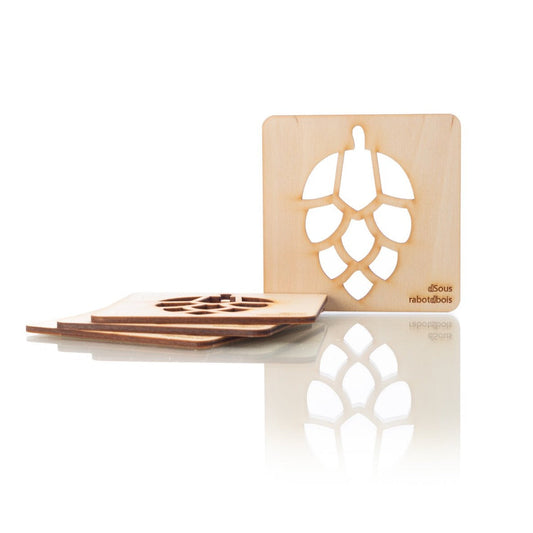 Sous-verres en bois avec motifs ajourés