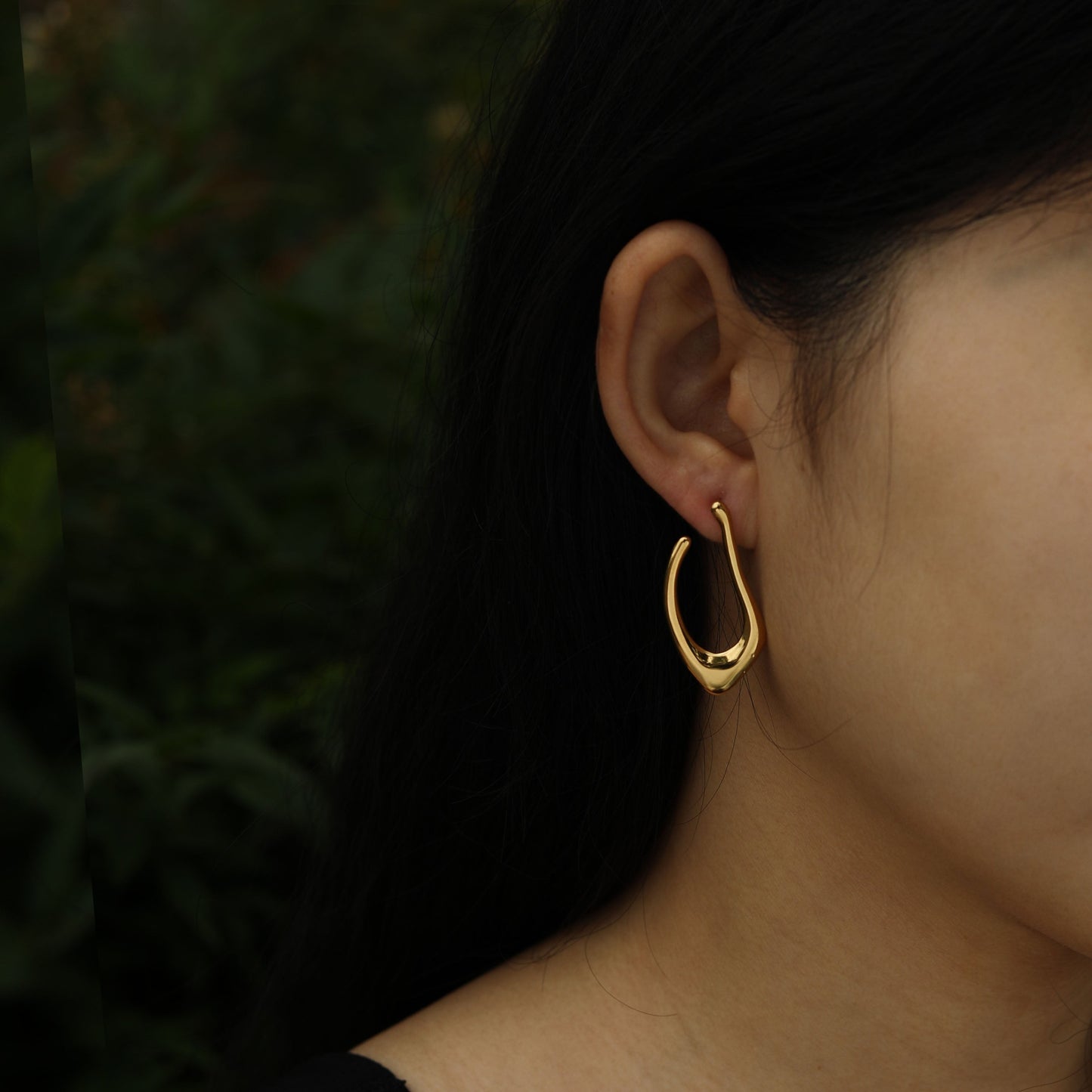 TARAJI Abstract Shaped Hoop Earrings in Gold