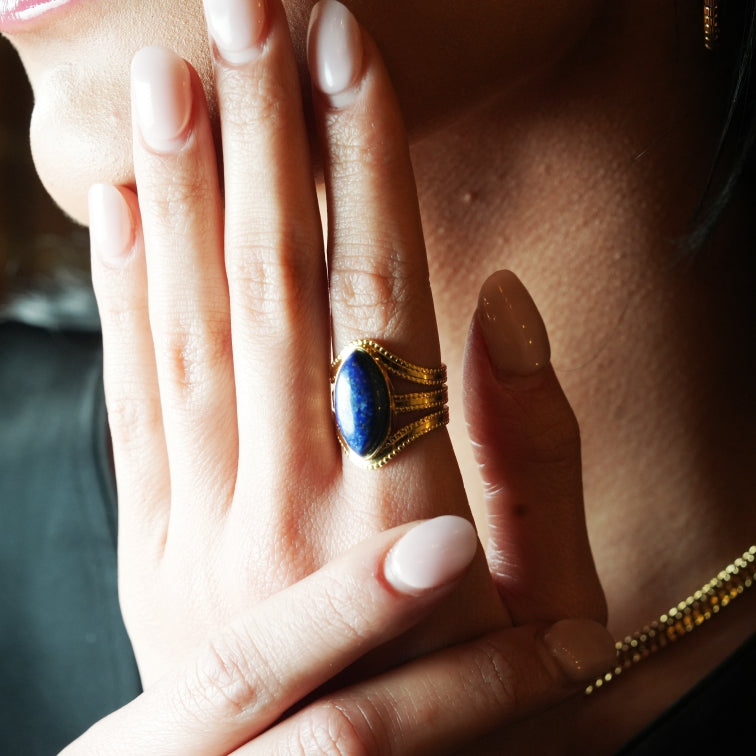 TIAMO: Vintage Inspired Ring with Triple Ornate Bands & a Lapis Lazuli Centre Piece