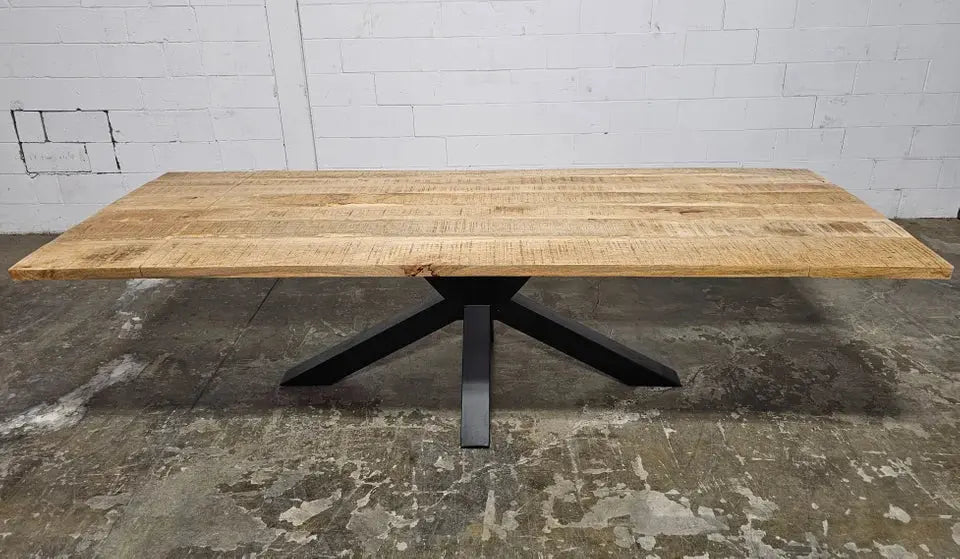 Table à diner patte Spider noir mat avec plateau en bois de manguier extensible