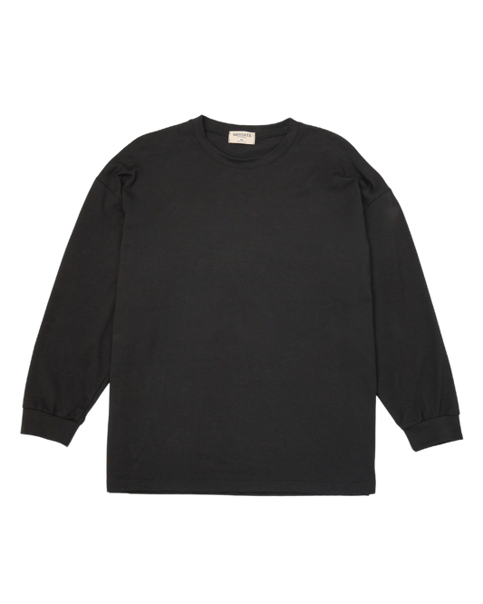 Le t-shirt à manches longues Easy Fit en noir