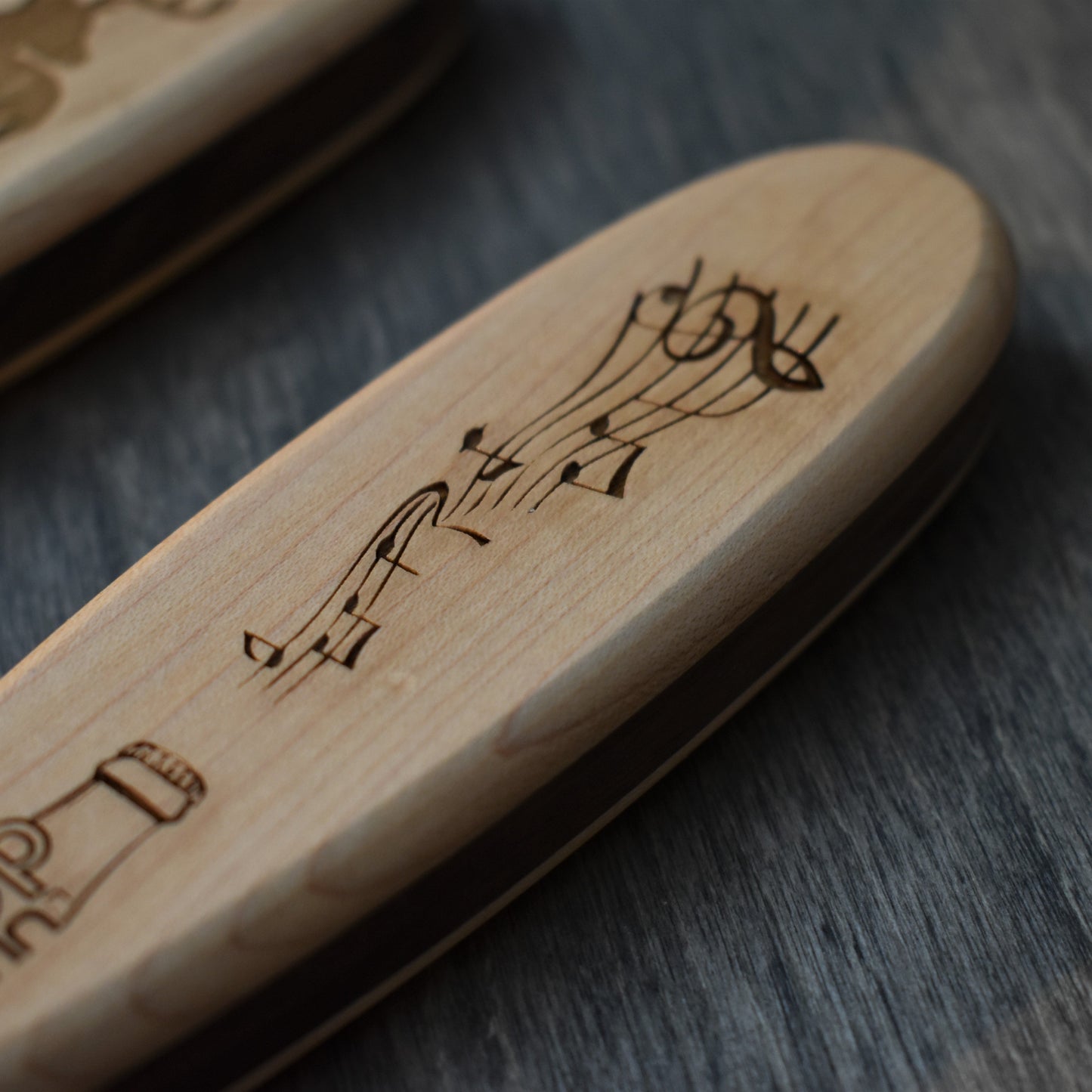 Décapsuleur polyvalent en bois “l’Ultime D-Cap”