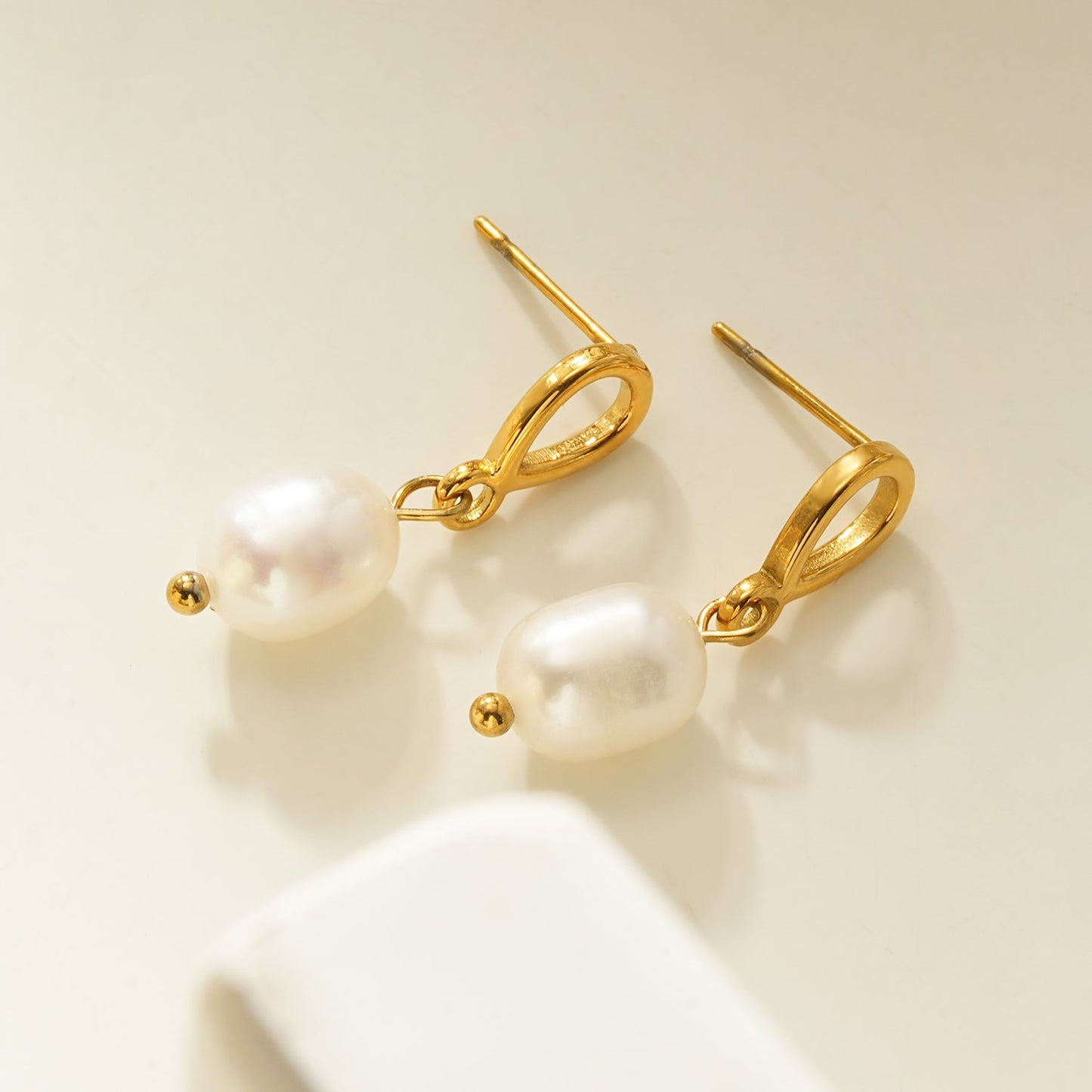 VARKONY Gold: Elegant Small Teardrop Earrings with Lustrous Freshwater Pearls
