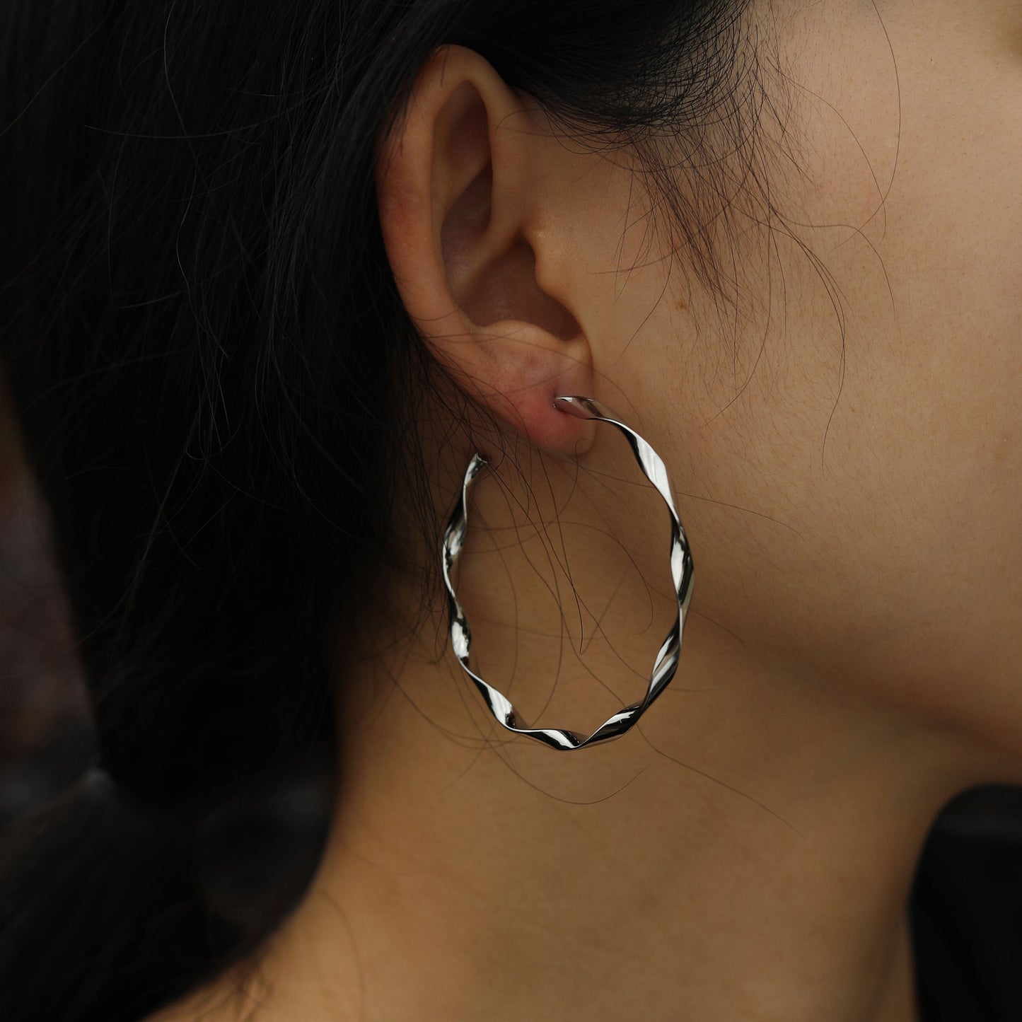 VERONA Wavy Twist Silver Hoop Earrings